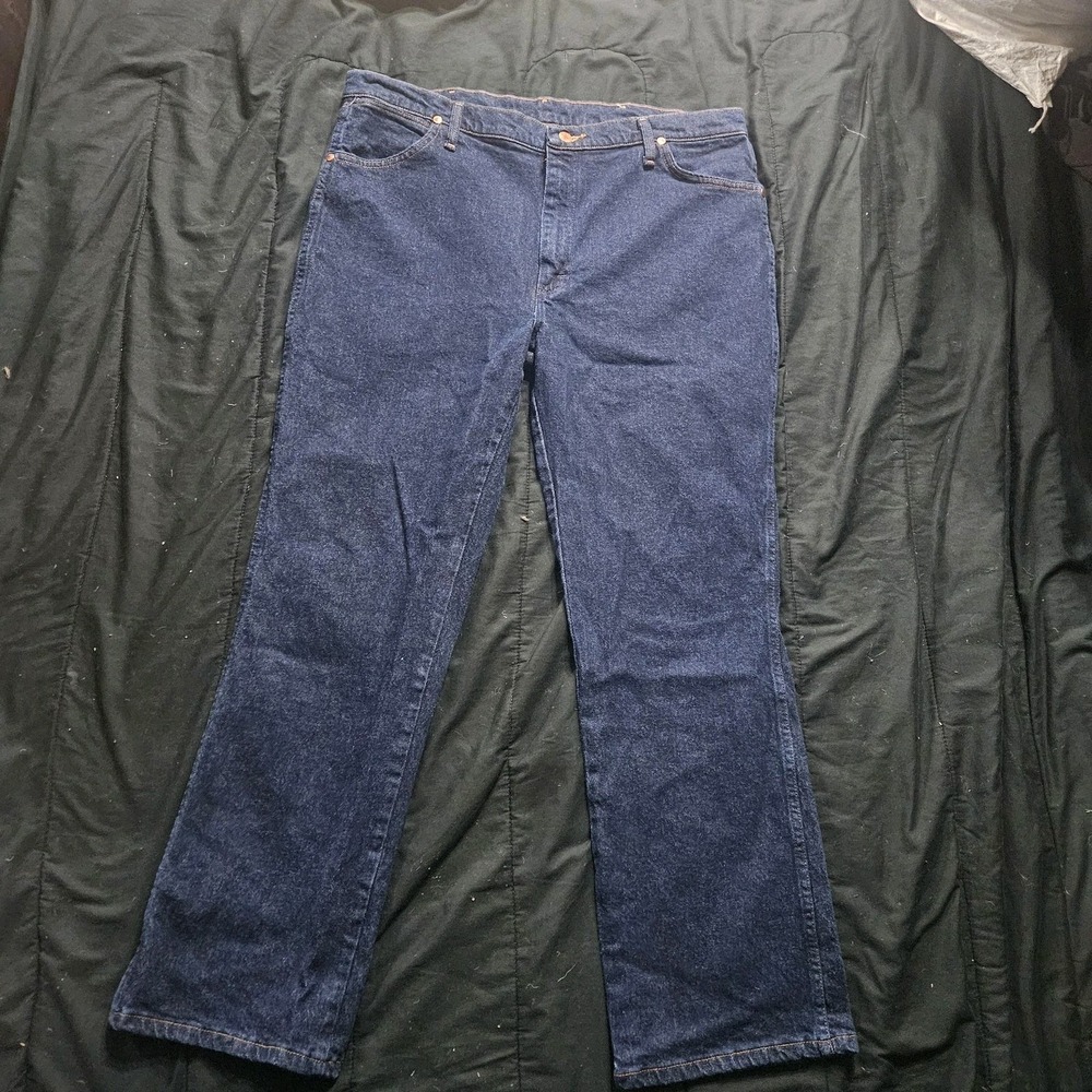 Wrangler Jeans Mens 40x30 Blue Denim Straight‎ Leg Western 94751R Leather Patch - Picture 2 of 8